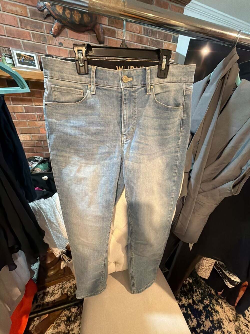 WHBM Light Wash Cropped Denim Jeans Size 8